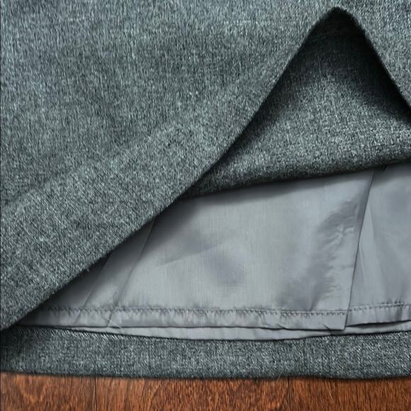 Willi Smith Wool Blend Gray Mini Skirt with Faux Slash Pockets, Size 6 - Picture 3 of 9